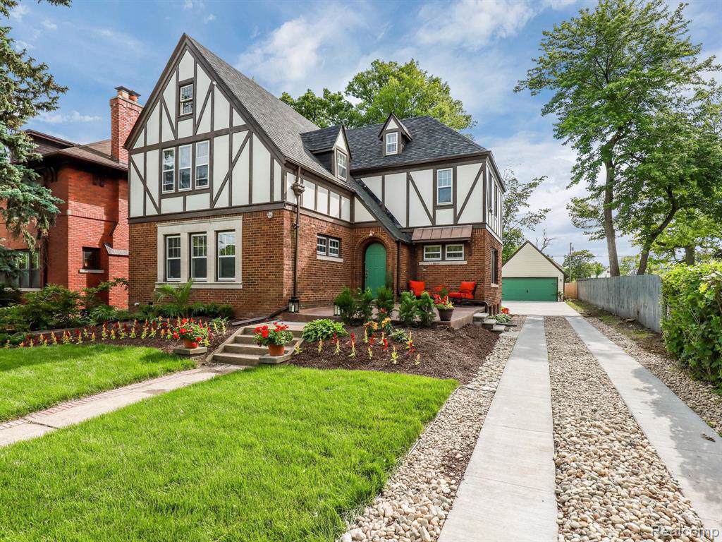 2915 Seminole St - Photo 1