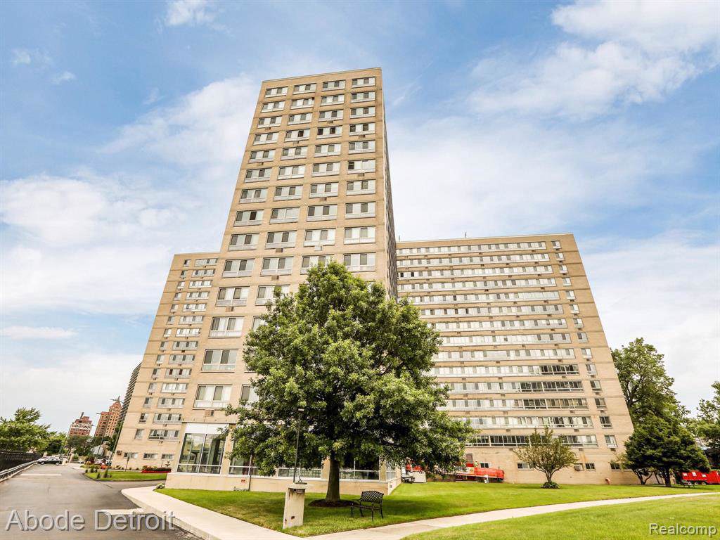 8900 Jefferson Ave - Photo 1