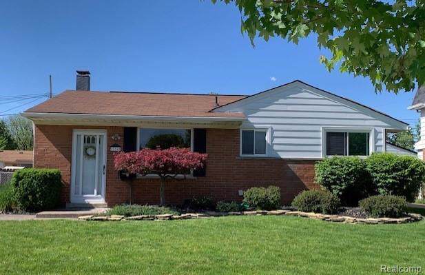 23342 Hayes St - Photo 1
