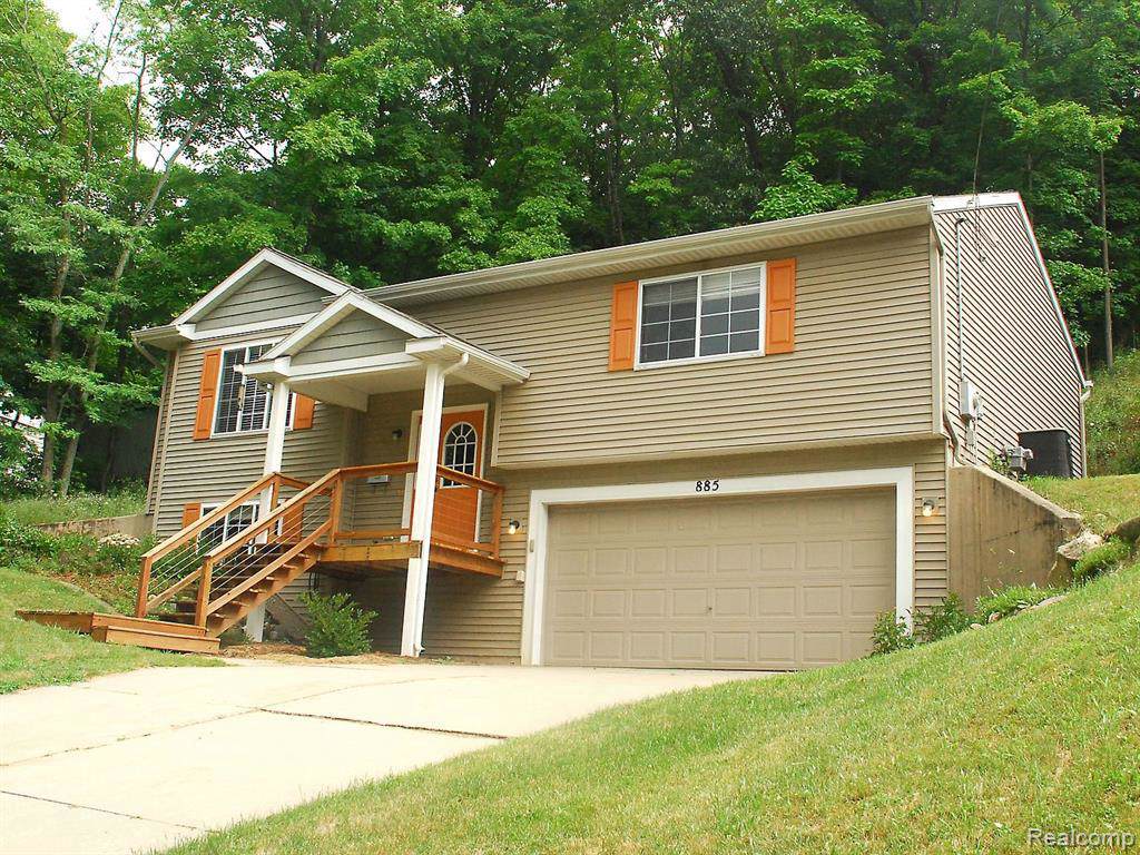 885 Jefferson St - Photo 1