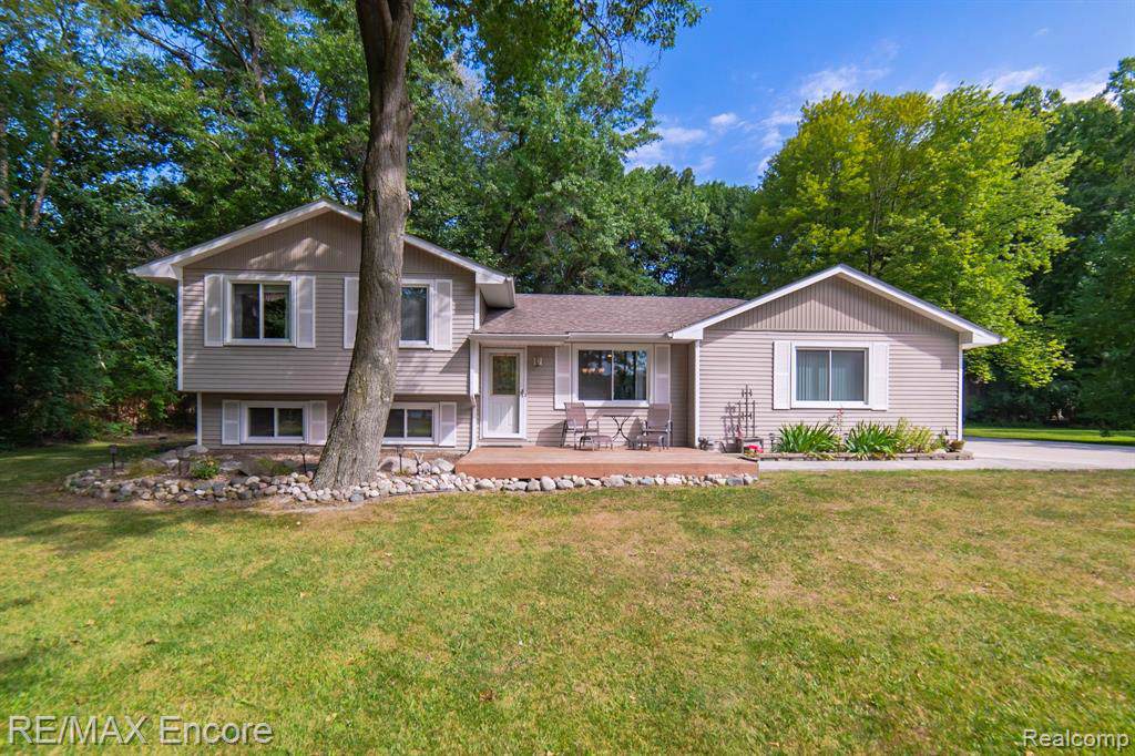 5240 Mattawa Dr - Photo 1