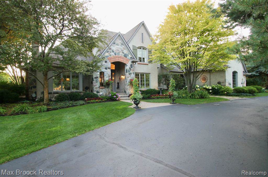 7651 Somerhill Ln - Photo 1