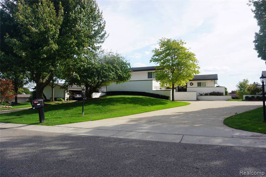 4062 Golf Ridge Dr E - Photo 1