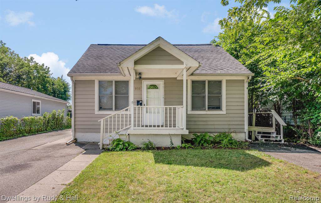 933 Boston Ave - Photo 1
