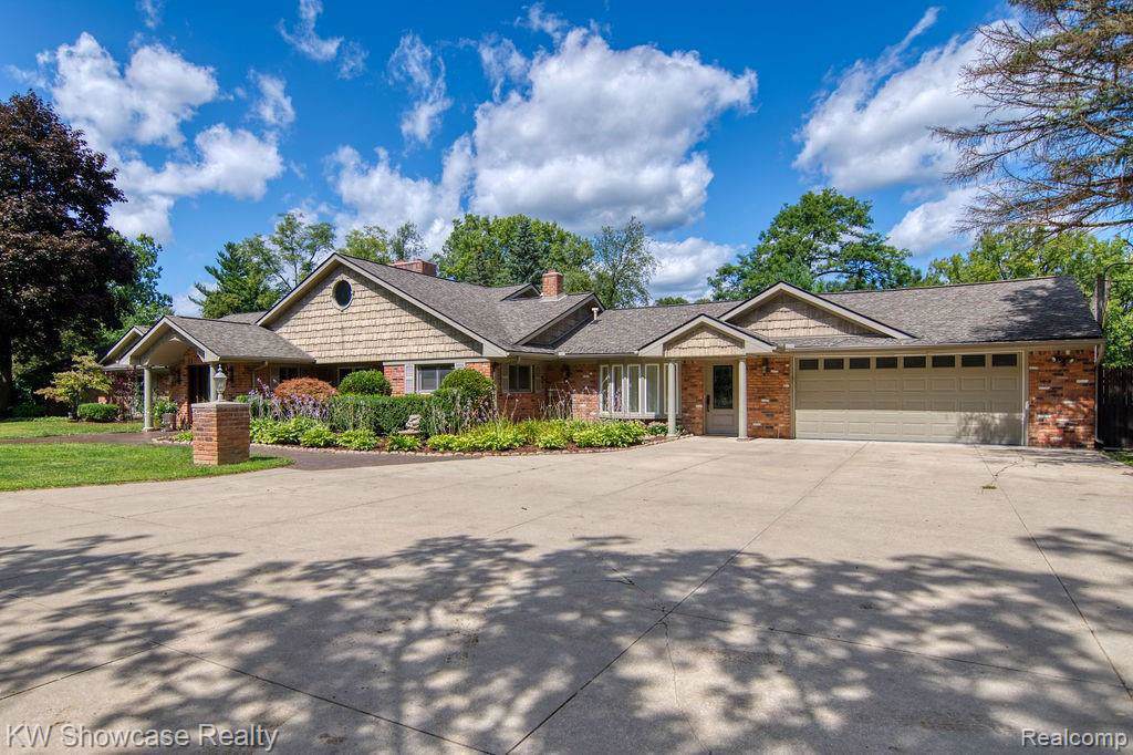 6765 Glenway Dr - Photo 1