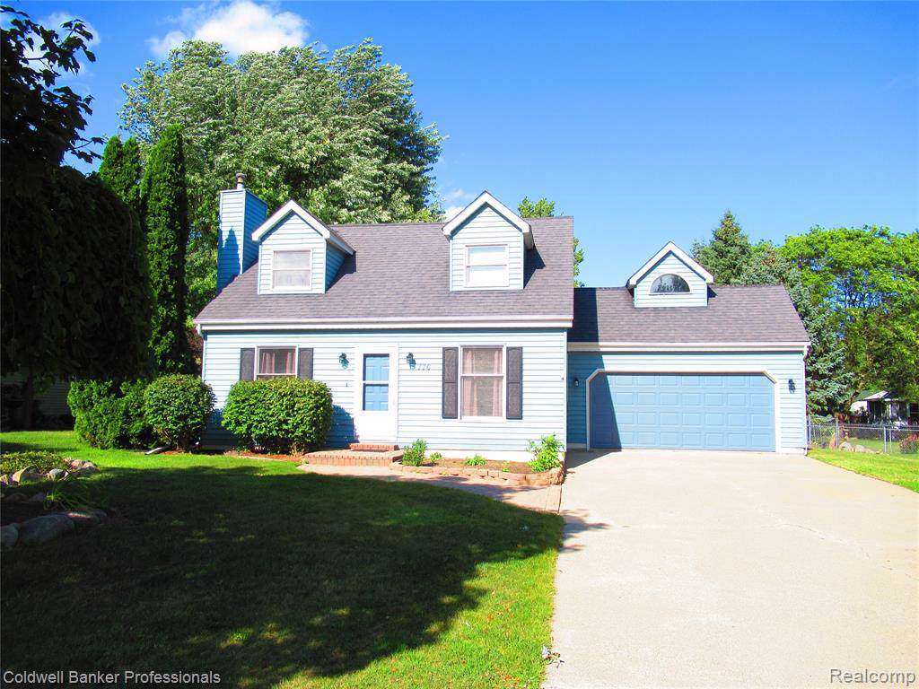 776 Dewey St - Photo 1