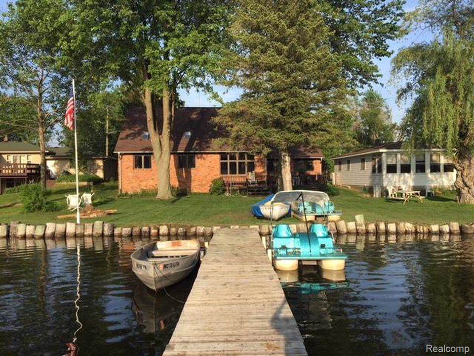 8639 Lakeview Blvd - Photo 1