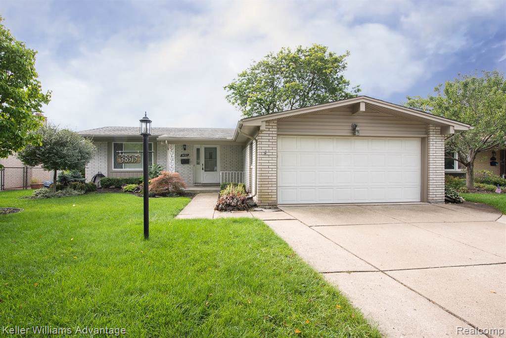 38515 Grandon St - Photo 1