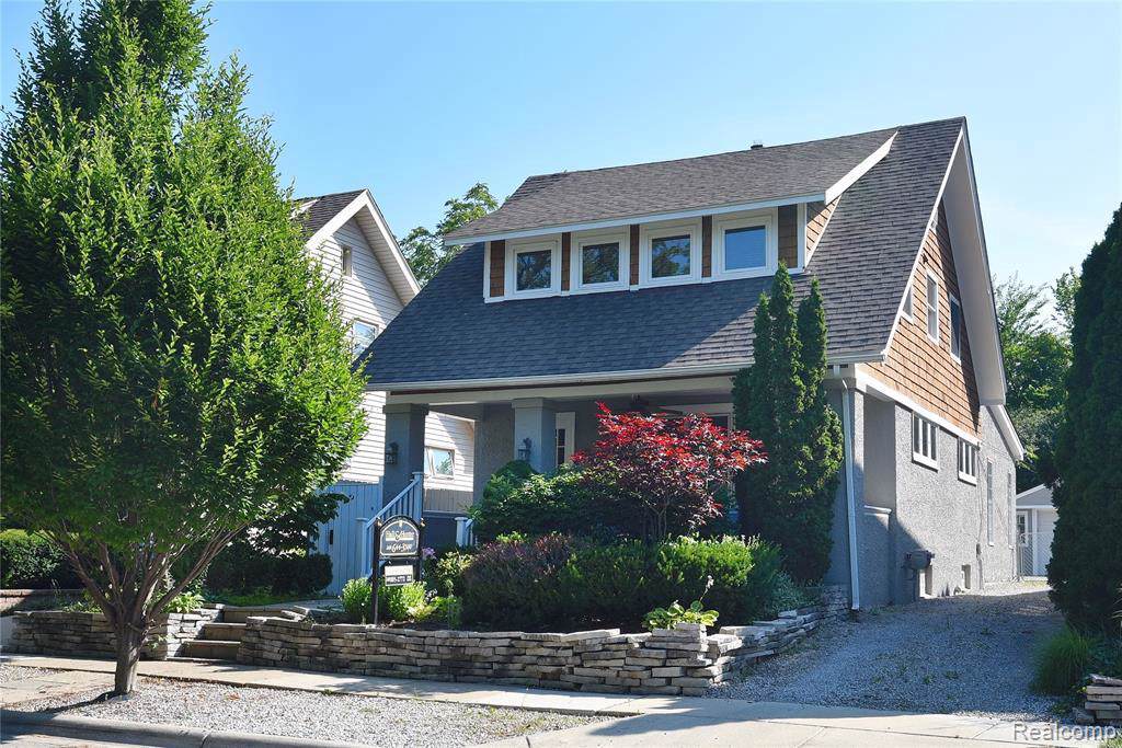 544 Park St - Photo 1