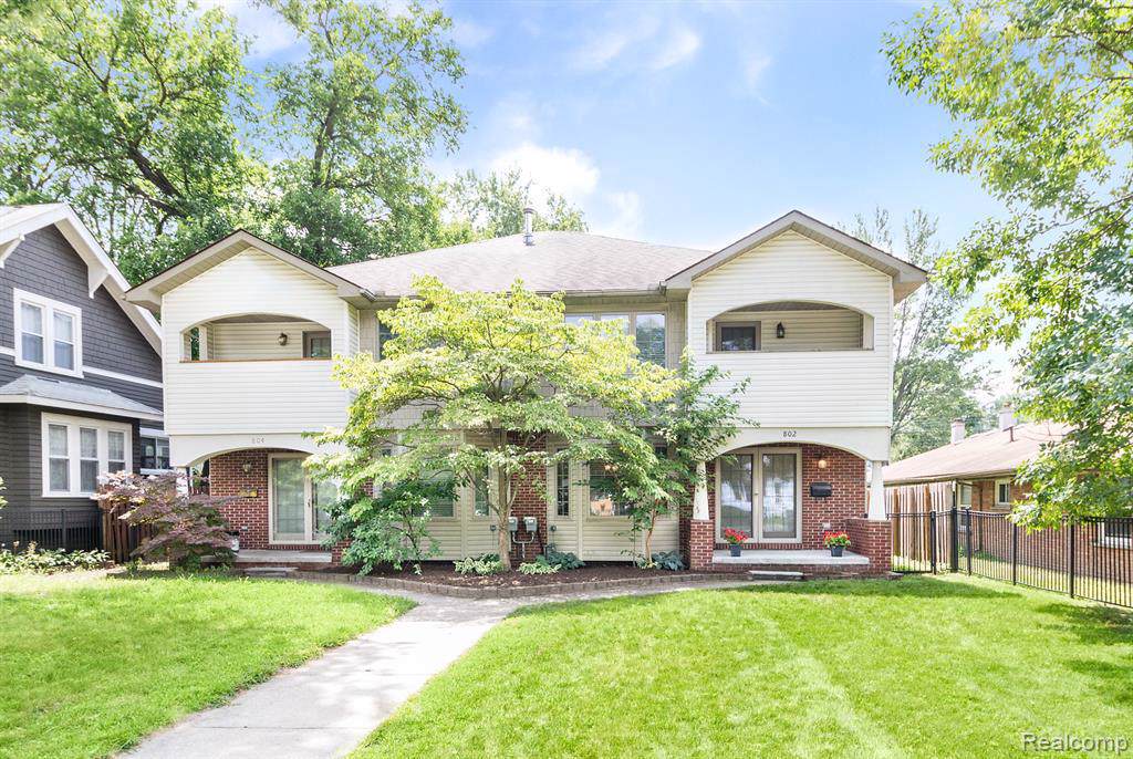 802 Lincoln Ave - Photo 1