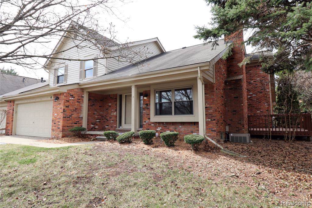 4 Geneva Crt - Photo 1