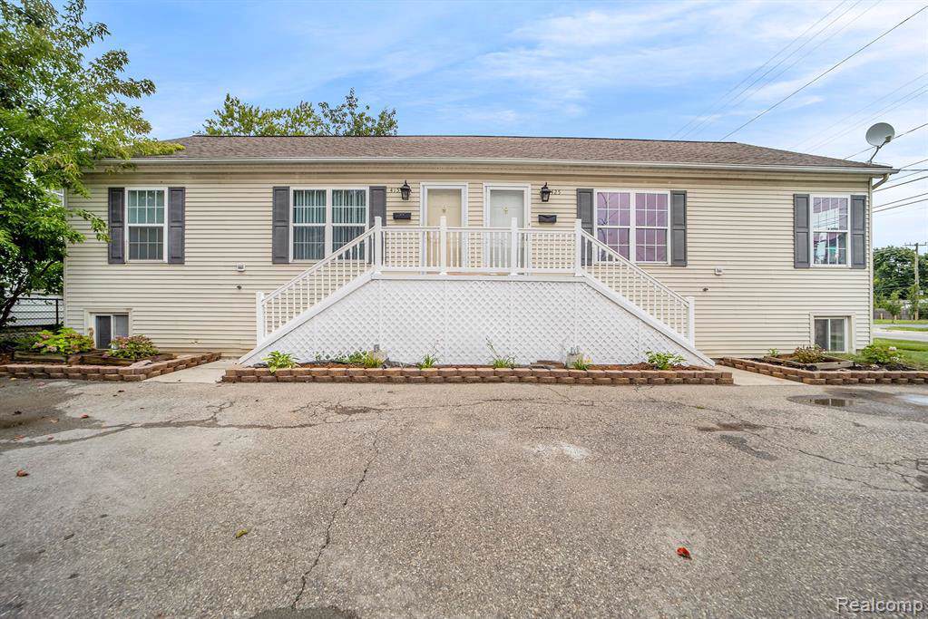 415 Hilton Rd - Photo 1