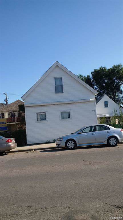 3048 Caniff St - Photo 1