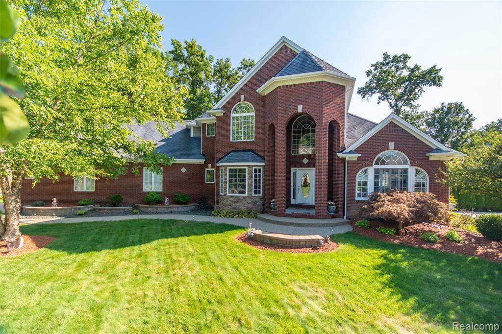 7050 Brookview Dr - Photo 1