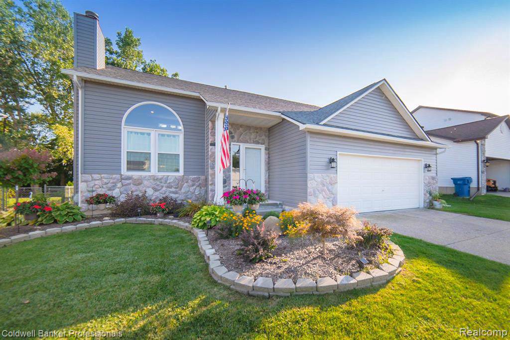 810 Peppermill Cir - Photo 1