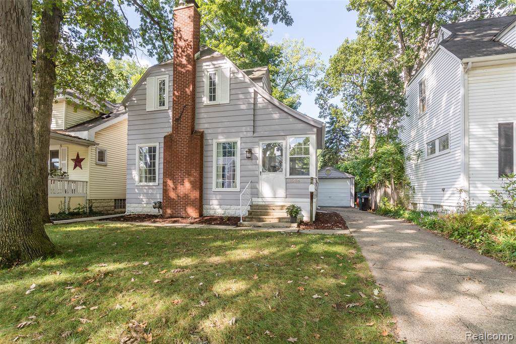 1206 Hoffman Ave - Photo 1