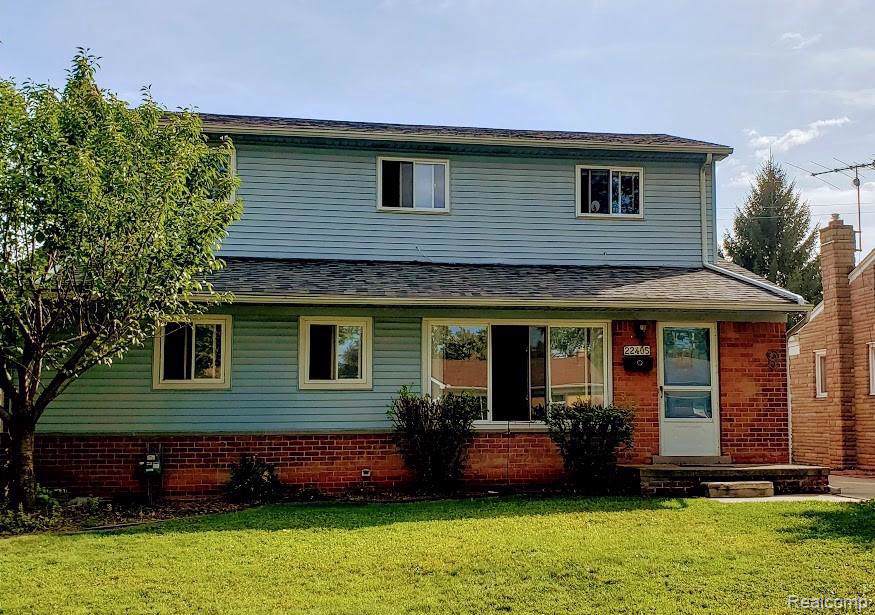 22405 Haskell St - Photo 1