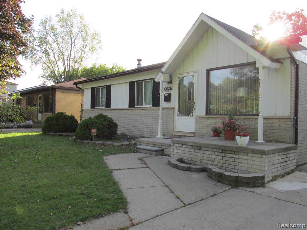 6086 Westlake St - Photo 1