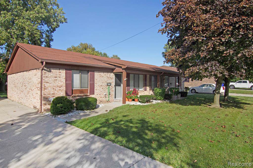 16911 General Ave - Photo 1
