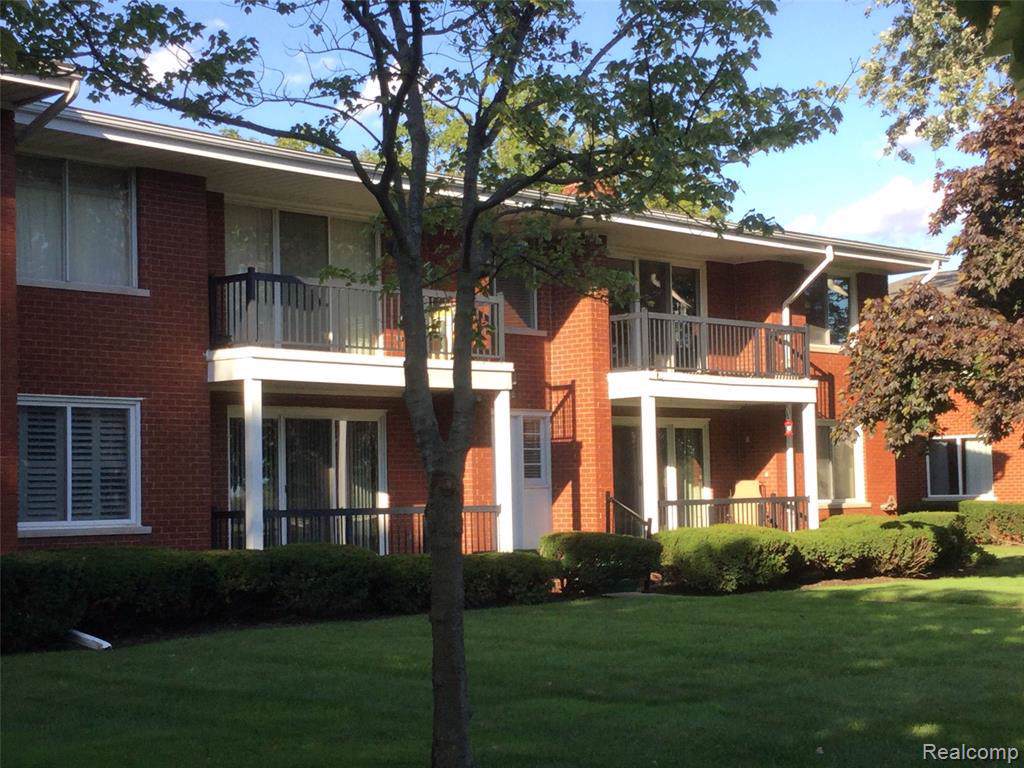 7520 Macomb St - Photo 1