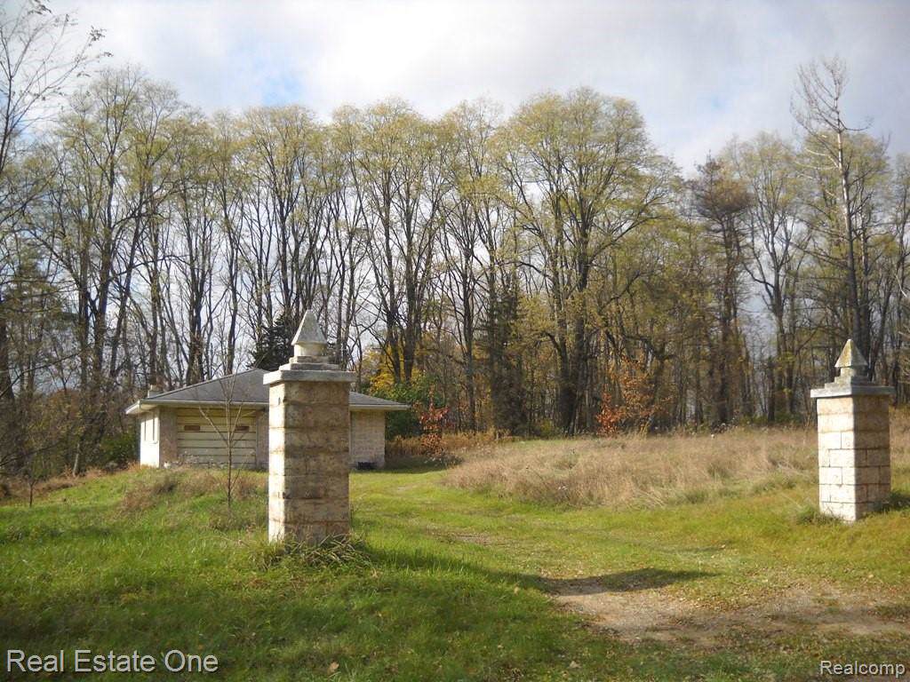 10033 Byron Rd - Photo 1