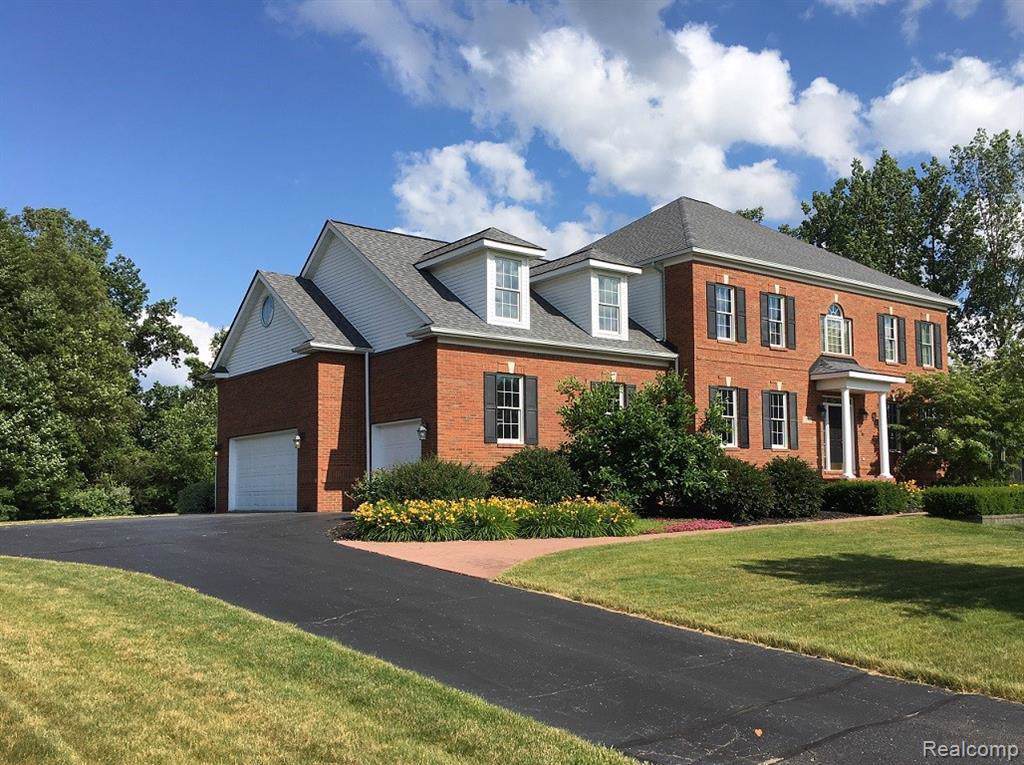7754 Parkcrest Cir - Photo 1