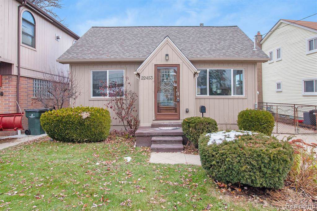 22453 Maple St - Photo 1