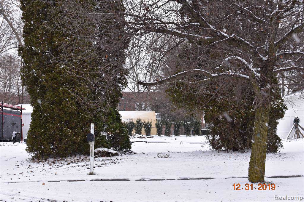 626 Lincoln Avenue - Photo 1