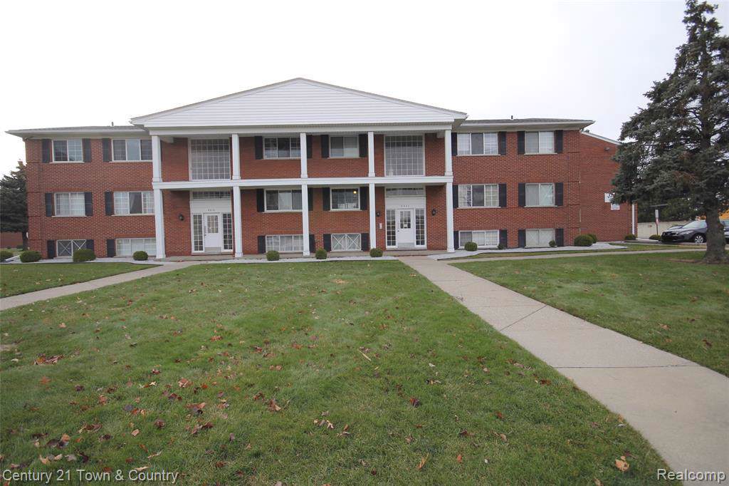 8200 Crestview Dr - Photo 1