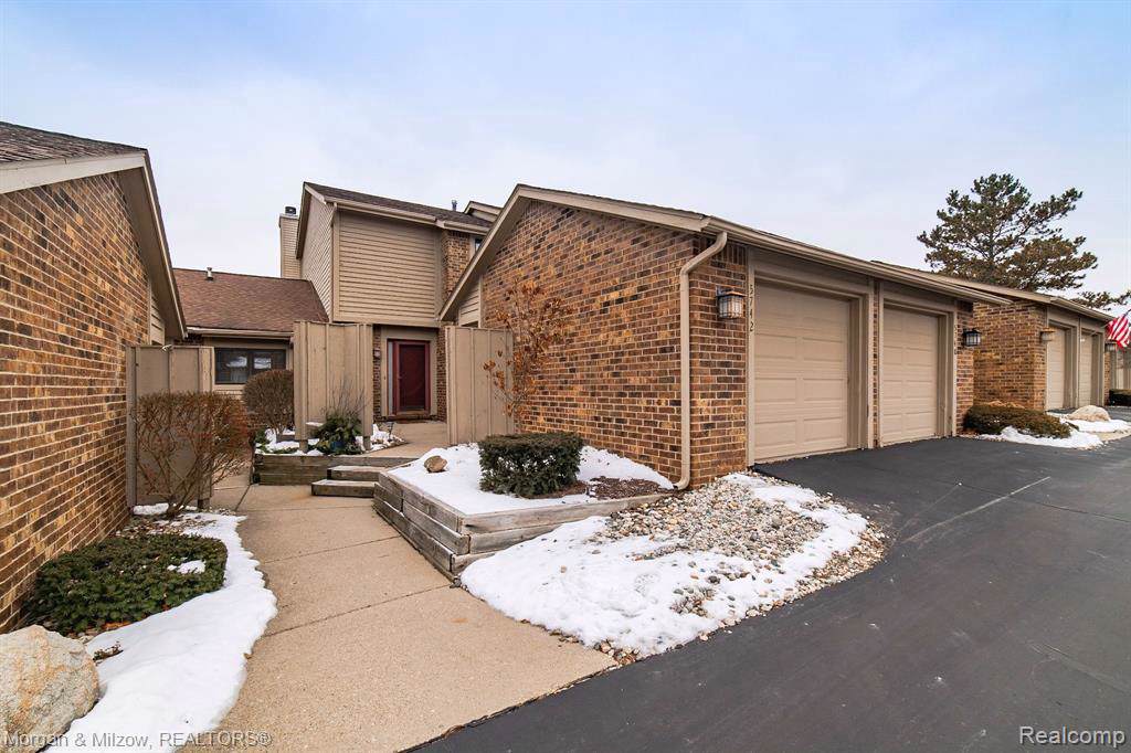 5742 Woodland Vew - Photo 1