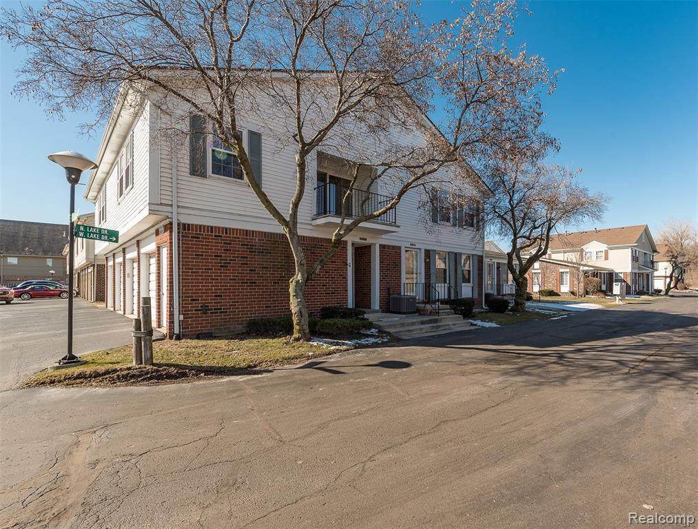 26064 Lake Dr - Photo 1