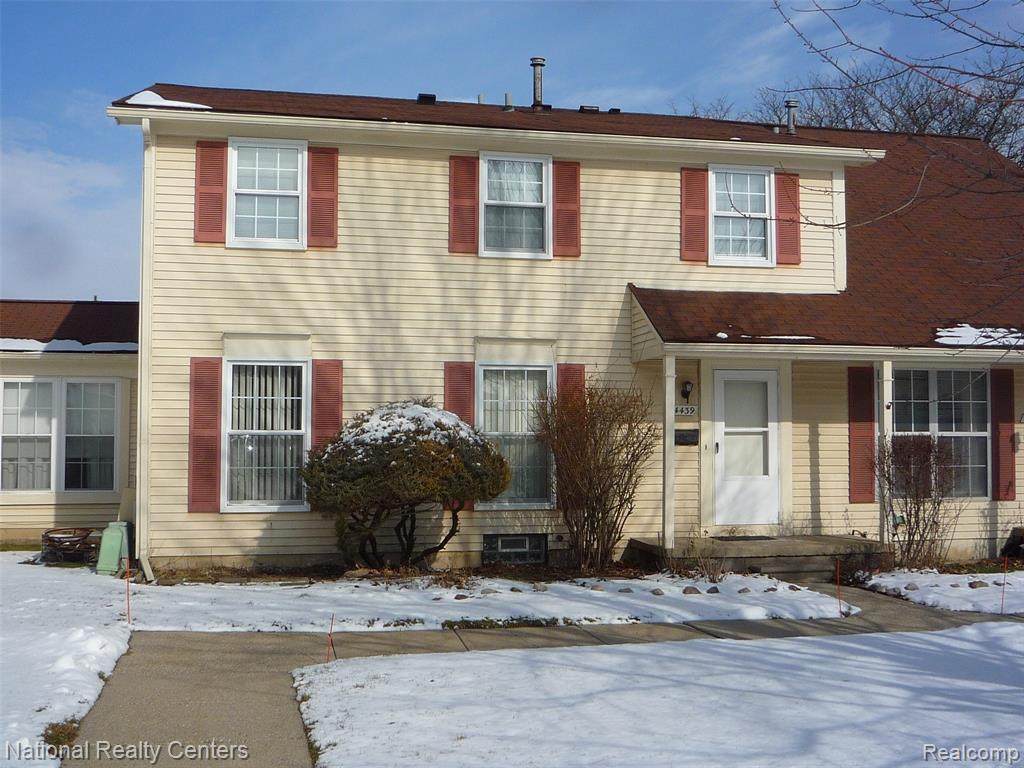 44439 Newburyport Dr - Photo 1