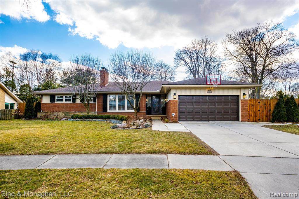 83 Edgewood Dr - Photo 1