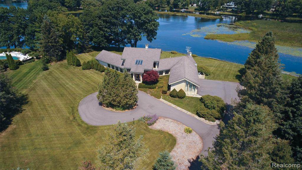 4180 Newcastle Dr - Photo 1