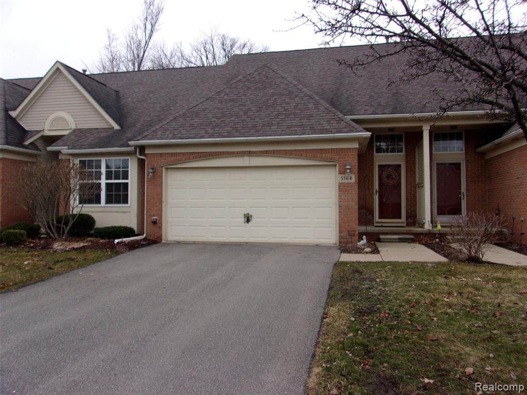 5564 Elmhurst Dr - Photo 1