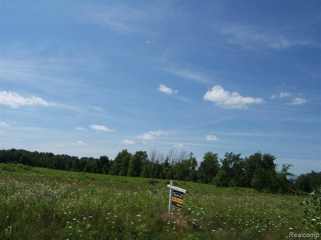16 Ashley Ln - Photo 1