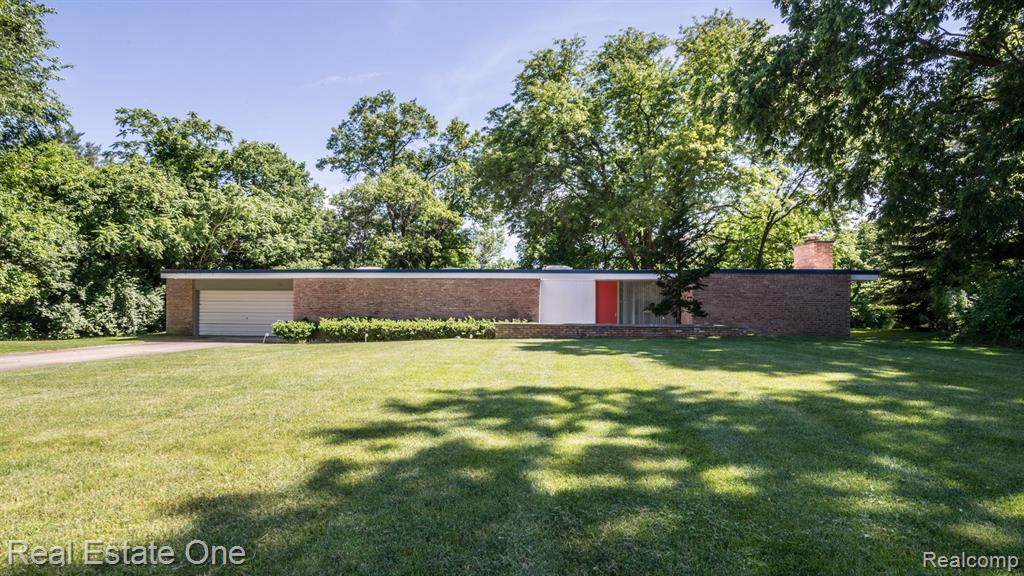 1745 Malvern Dr - Photo 1