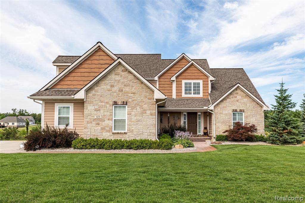 323 Baintree Blvd - Photo 1