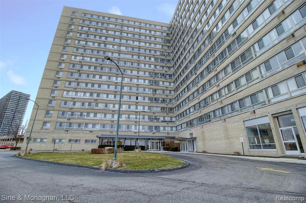 8900 Jefferson Ave - Photo 1