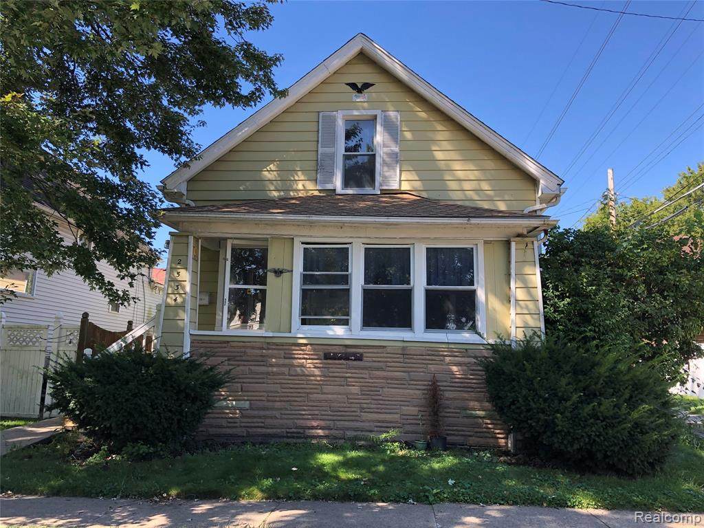2534 2nd St - Photo 1