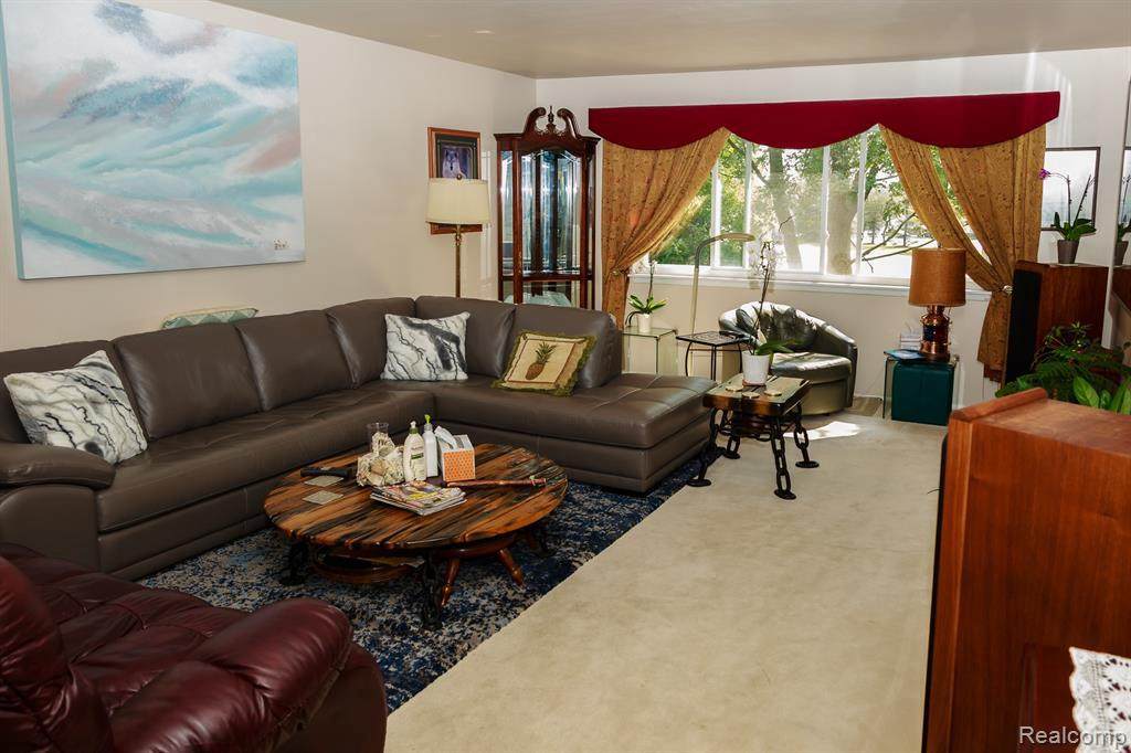 42522 Woodward Ave - Photo 1