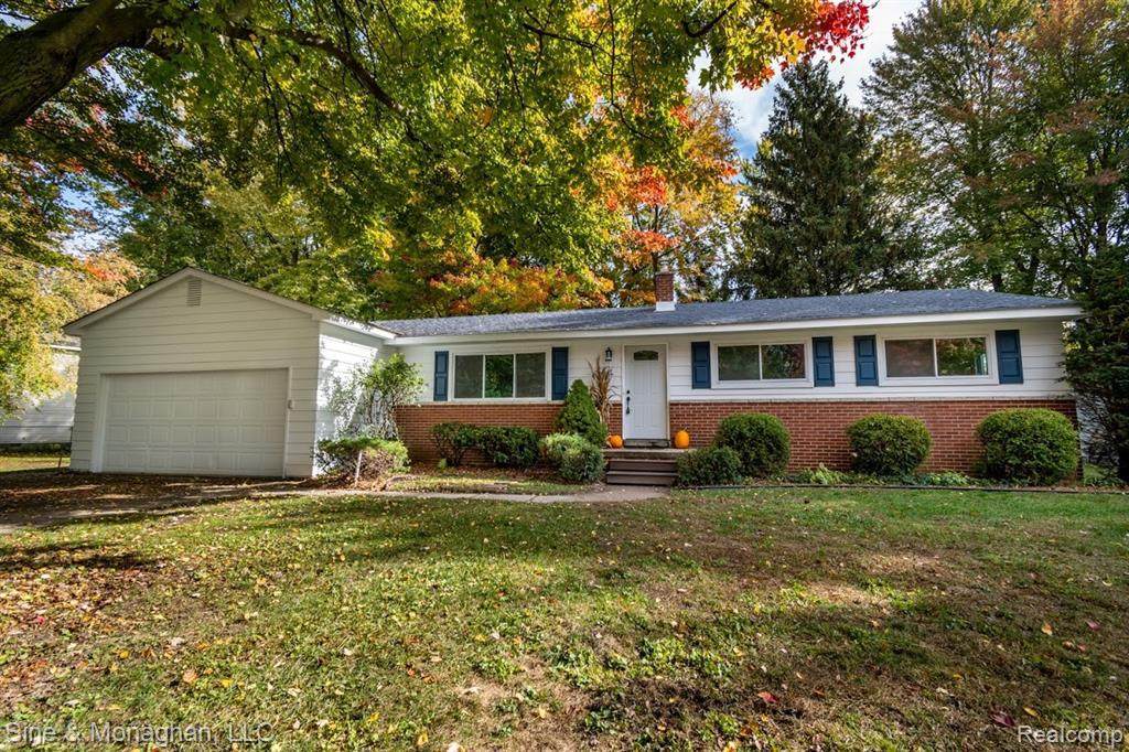 828 Townsend Cresent West - Photo 1