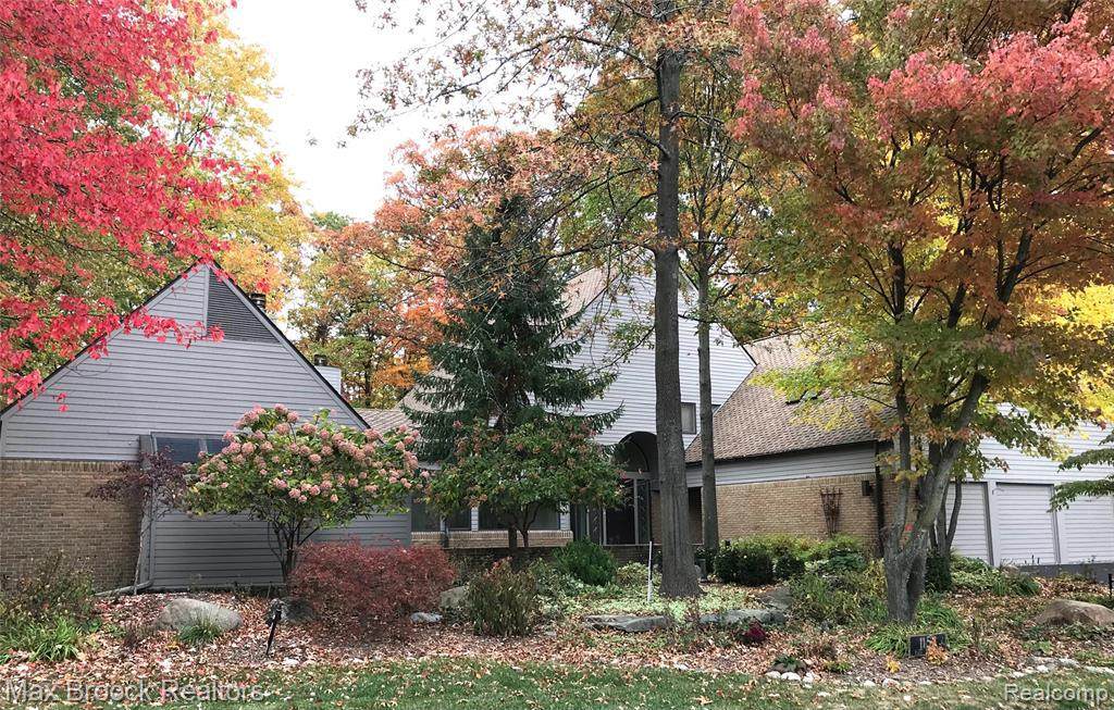 1158 Wickford - Photo 1