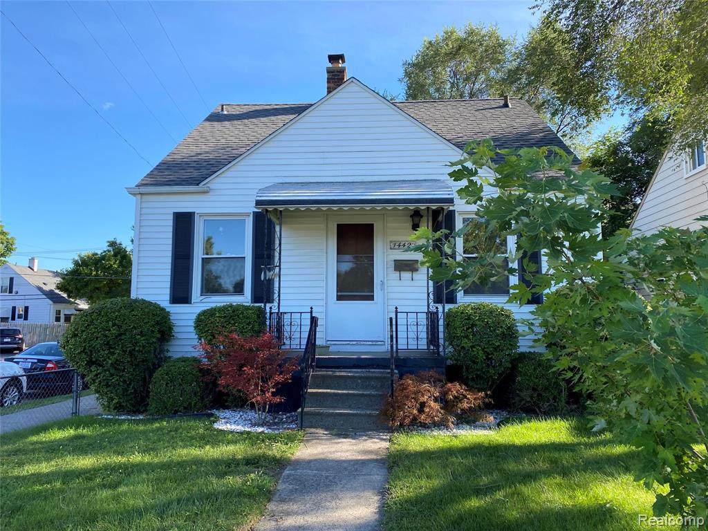 1442 10 Mile Rd E - Photo 1