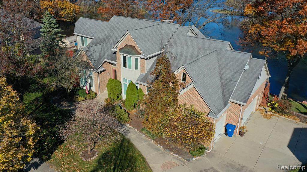 3184 Pine Tree Crt - Photo 1