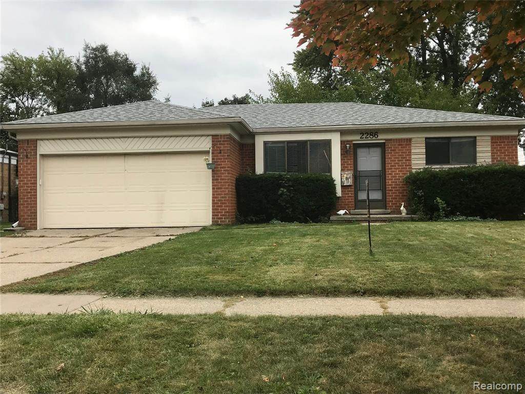 2286 Common Rd - Photo 1