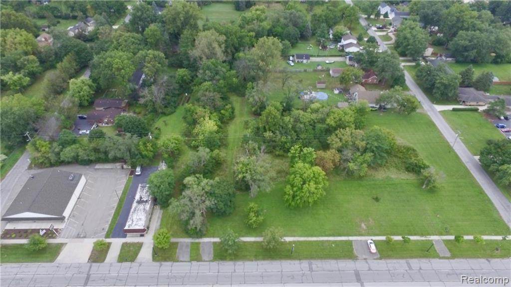 21525 Goddard - Photo 1