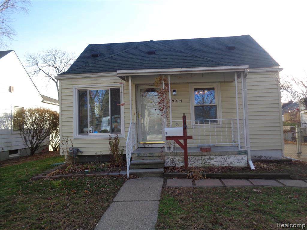 33953 Currier St - Photo 1