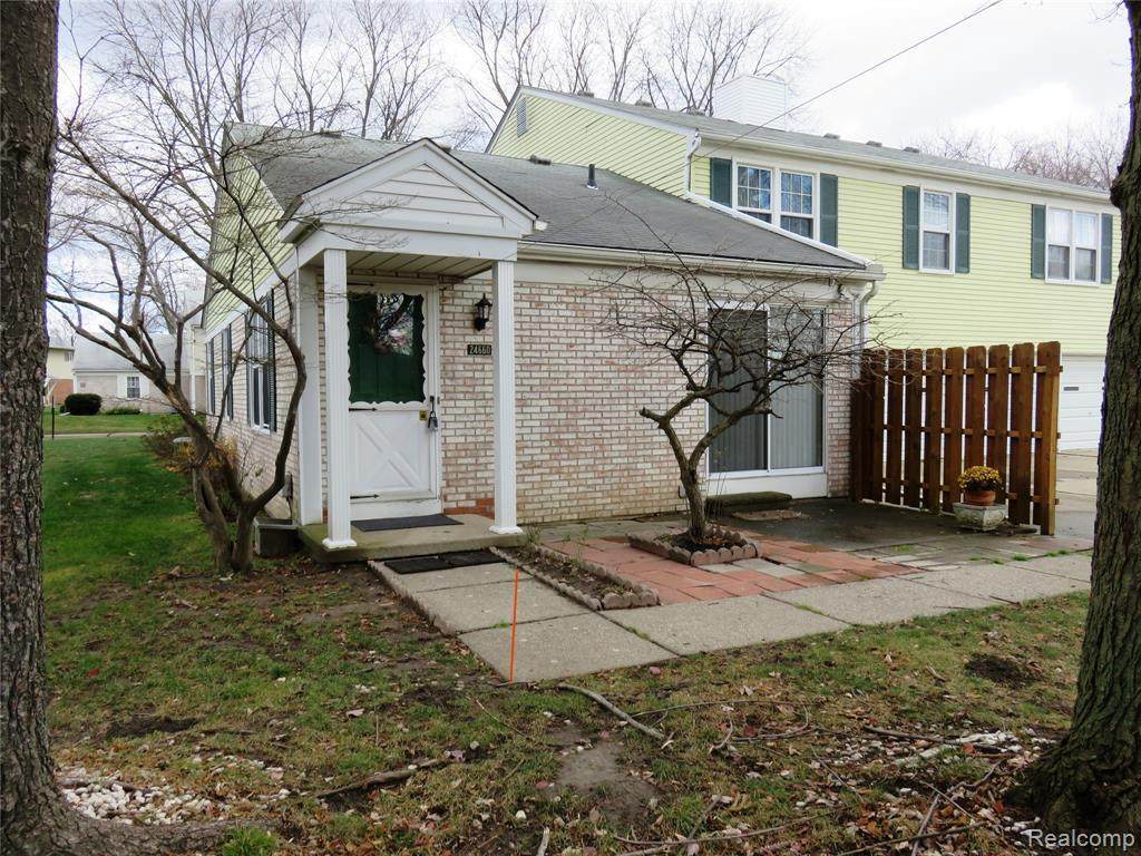 24660 Meadow Creek Dr - Photo 1