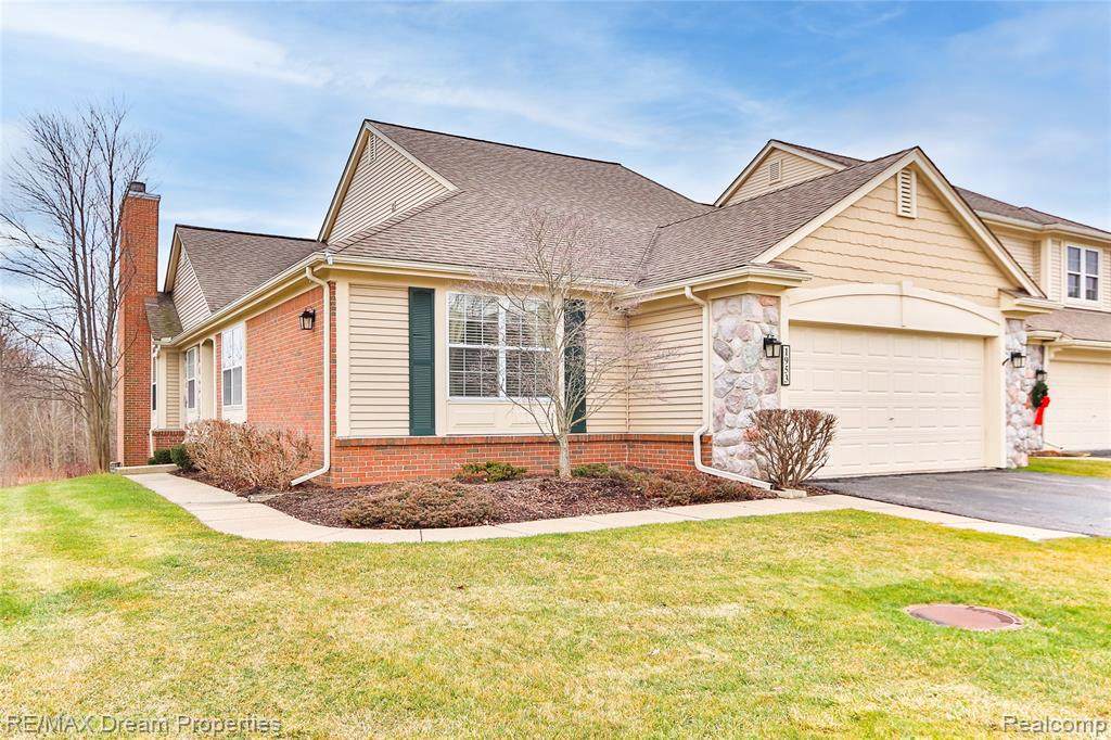 1953 Wentworth Dr - Photo 1